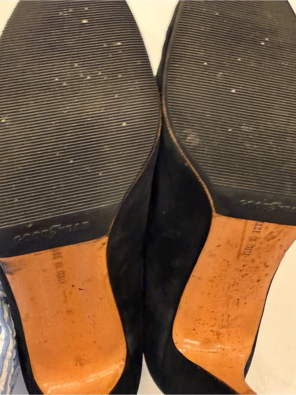 Salvatore Ferragamo Black Suede Pumps with Grosgrain Trim - Picture 11 of 16